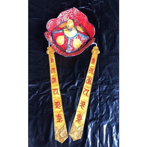 Mũ tì lô - mão tì lô - mũ đội khi làm lễ của tăng sỹ Phật giáo