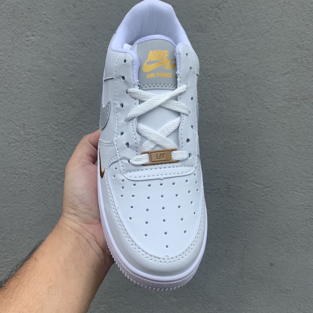 Giày thể thao air force 1 vệt xám logo vàng , Giày AF1 trắng vệt xám nam nữ bản đẹp 2022