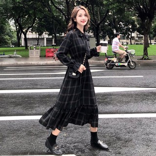 369k đầm đen caro