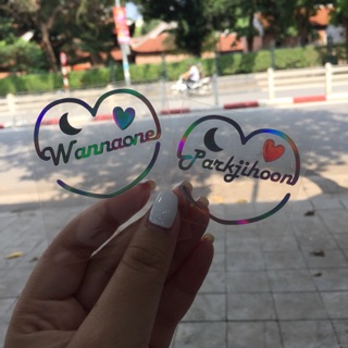 Sticker hologram hình tim Wanna One