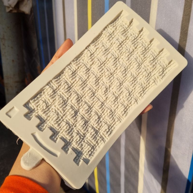 Khuôn silicon ốp viền bánh, tạo vân bánh fondant rau câu xôi đậu socola ốp len đan ô lên xuống giỏ hoa