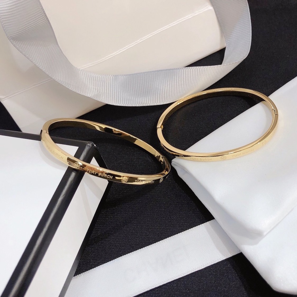 TORY BURCH Vòng Đeo Tay Bằng Thép Titan Thiết Kế Tinh Tế Thời Trang
