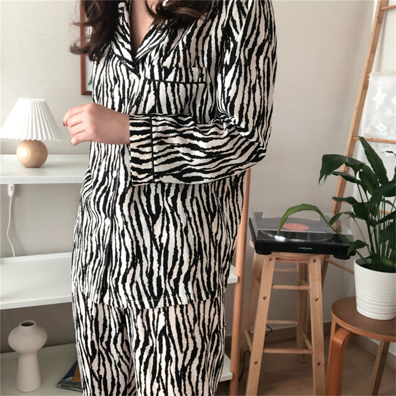  Bộ đồ ngủ pijama tay dài in họa tiết ngựa vằn thời trang cho phái nữ | BigBuy360 - bigbuy360.vn