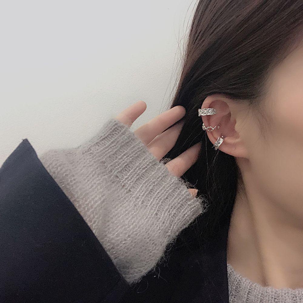 Khuyên Tai Dạng Kẹp Họa Tiết Hình Học Rỗng Tối Giản Phong Cách Punk Cổ Điển Cho Nữ MXMUSTY