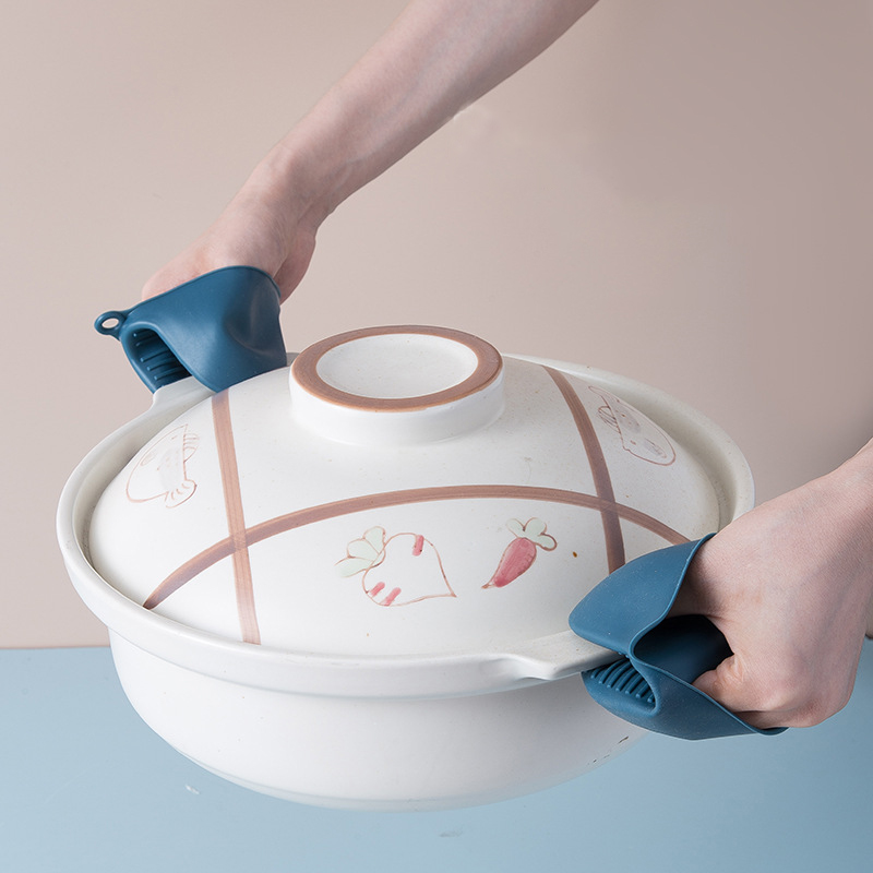 Set 4 Dụng Cụ Nhấc Nồi Bằng Silicon Chịu Nhiệt Tiện Dụng