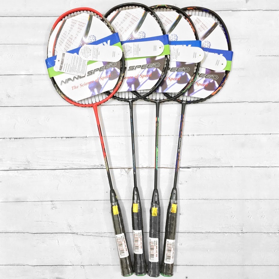 Combo một đôi vợt cầu lông tặng kèm hộp cầu 3 sao