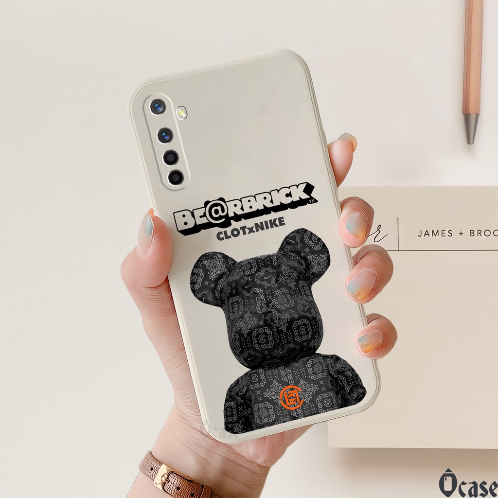 Ốp lưng Realme 6 / Realme 6 Pro / Realme XT gấu cạnh viền vuông có bảo vệ camera