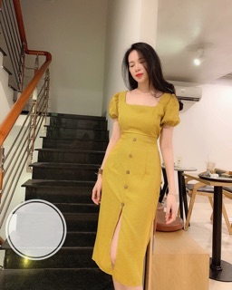 Đầm Caro Cổ Vuông Nút Gỗ