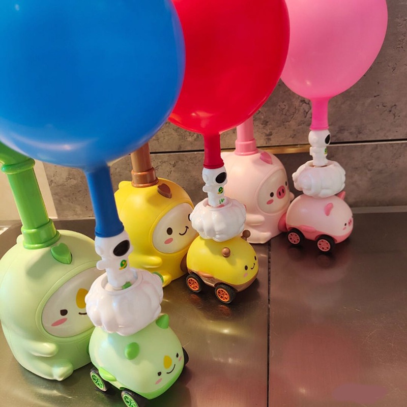 Xe ô tô đồ chơi bơm bóng bay trợ lực - Tặng phi hành gia bay + 6 bóng