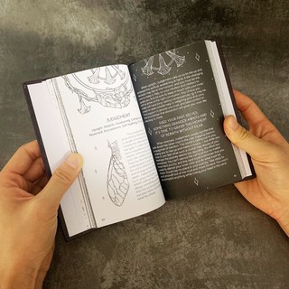 Bài Oriens Tarot Guidebook