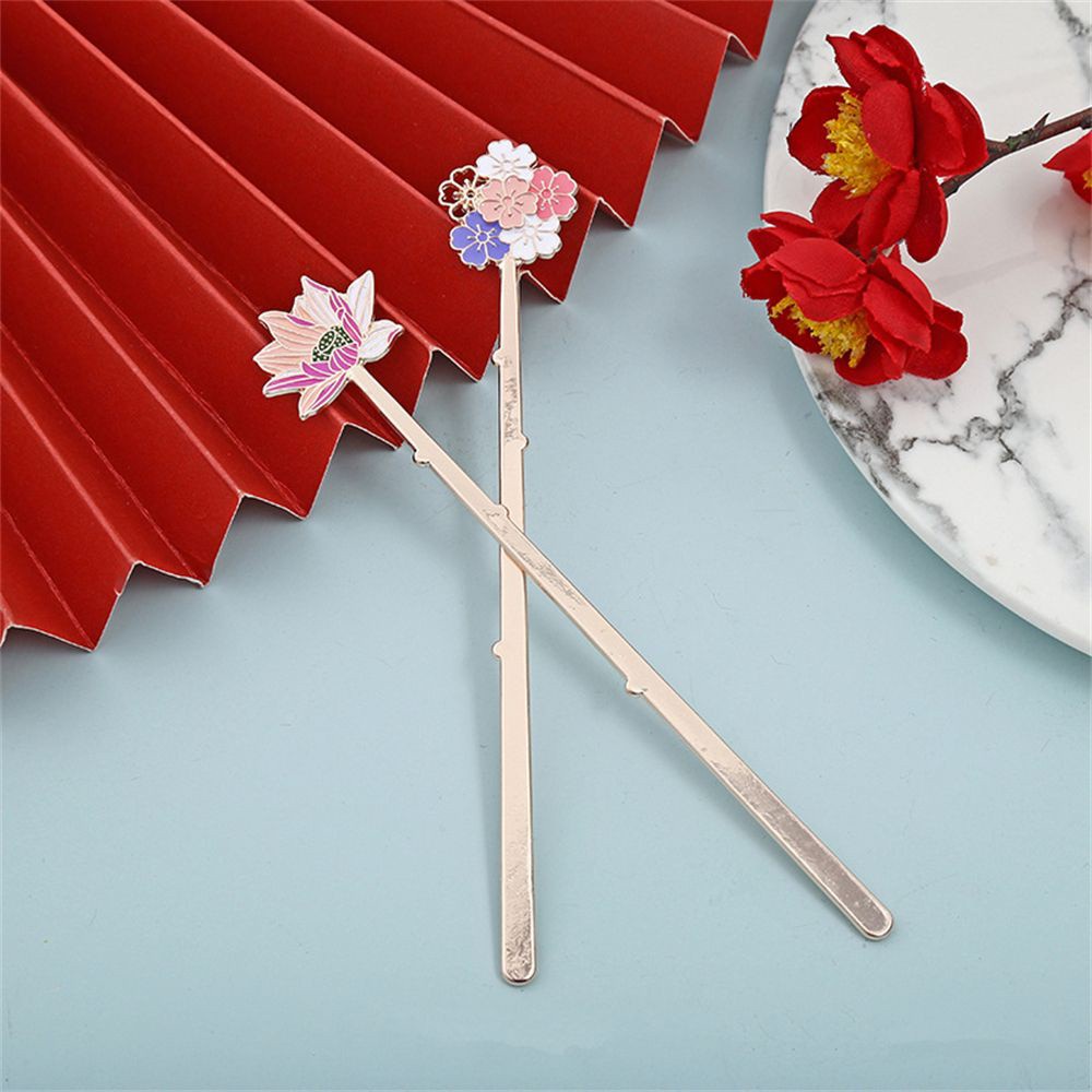 Thẻ đánh dấu trang sách bằng kim loại hình bông hoa nhiều màu sắc