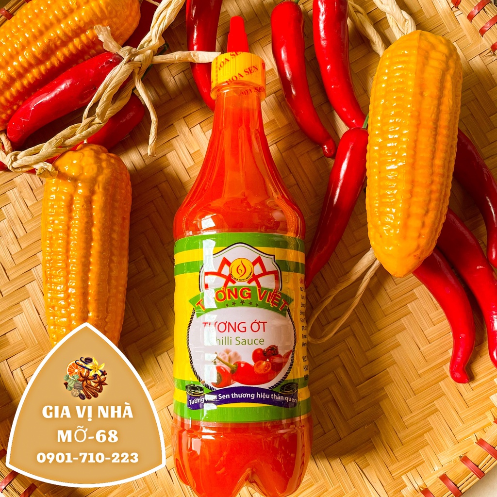 Tương ớt Hoa Sen Tương Việt - chai 70ml