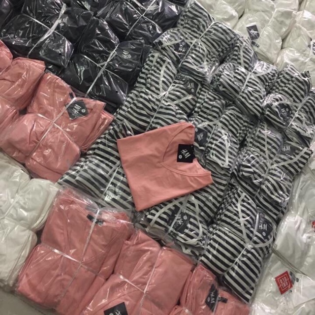 Áo H&M cổ tim