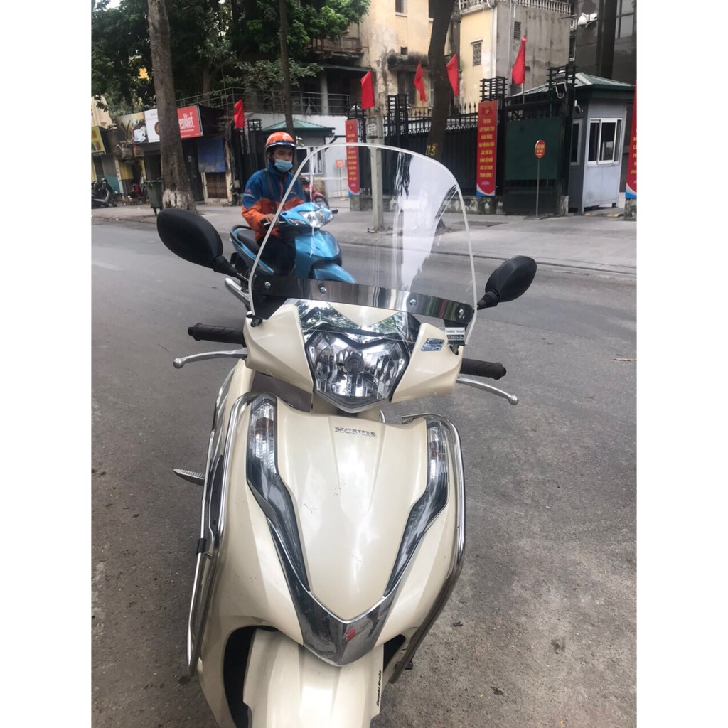 Kính chắn gió xe máy Gọng ngang kính ngang