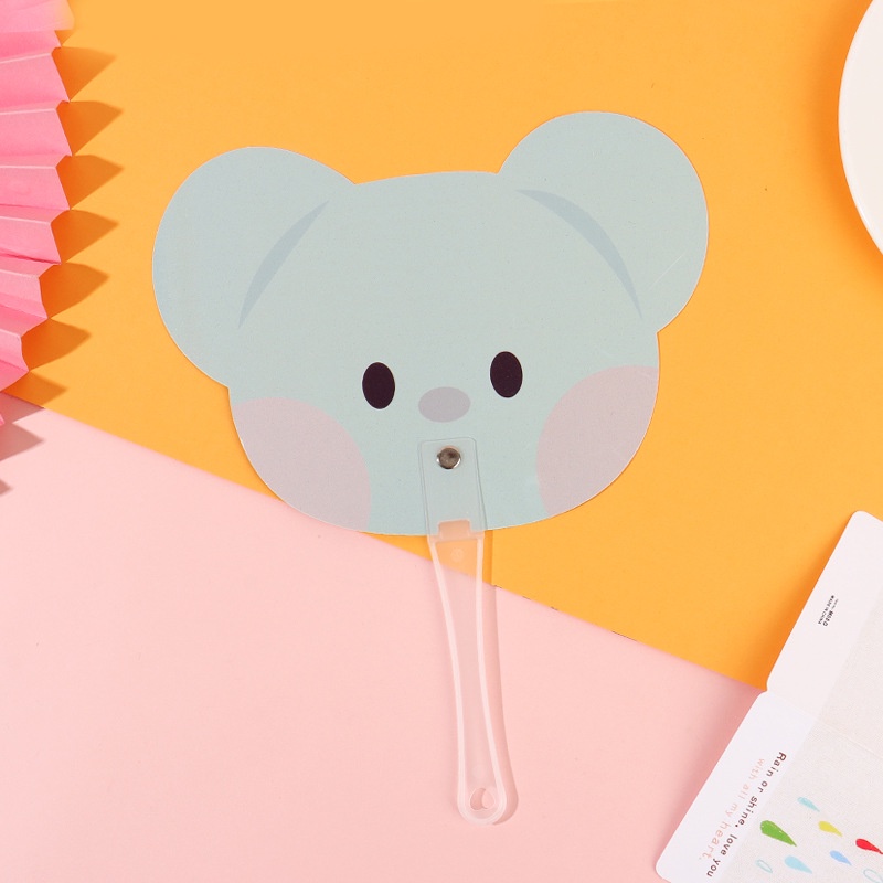 Quạt Cầm Tay Bằng Nhựa Pvc Hình Nhóm Nhạc Kpop BTS TATA Minini