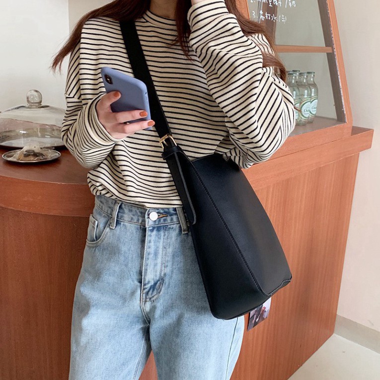 Túi Đeo Chéo Nữ Ulzzang Loại To Tặng Ví Nhỏ Xinh Thời Trang Hàn Quốc Chất Da PU