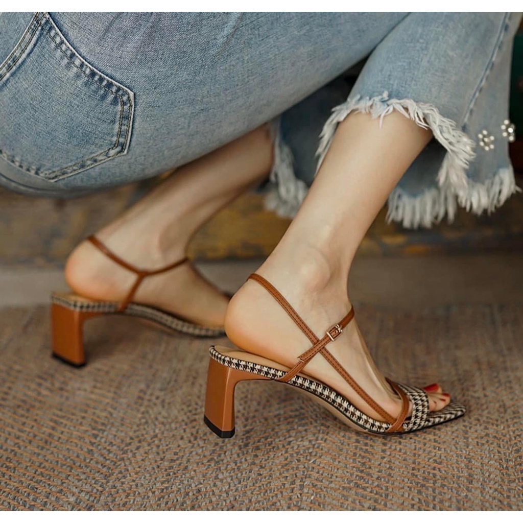 Giày Sandal Gót COLEE Dây Ngang Xéo Sườn Cao 5p VNXK