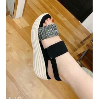 Sandal bánh mì Thái Lan