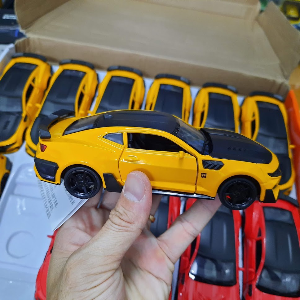 Ô tô đồ chơi trẻ em xe Chevrolet Camaro 1:32 mô hình xe bằng sắt có âm thanh và đèn