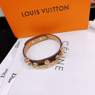Vòng đeo tay LV
