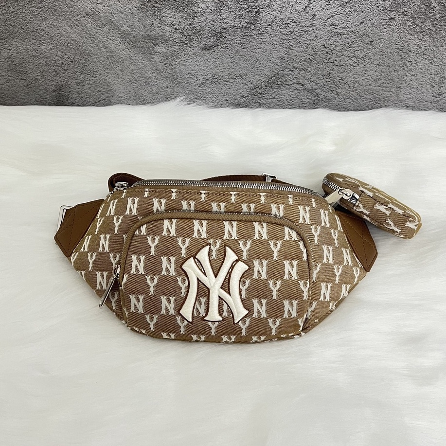 Túi Bao Tử MLB Jacquard Monogram Hip Sack New York Yankees