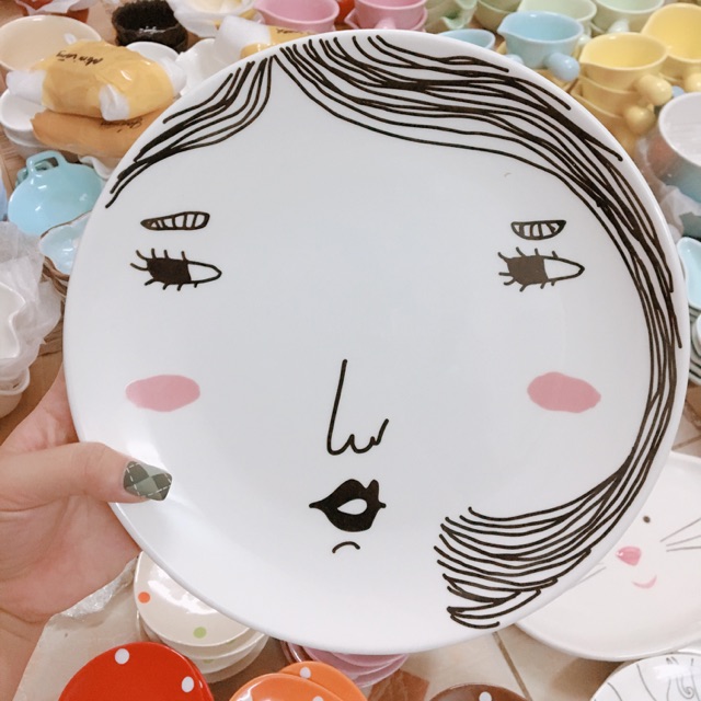 Đĩa sứ hình cô gái