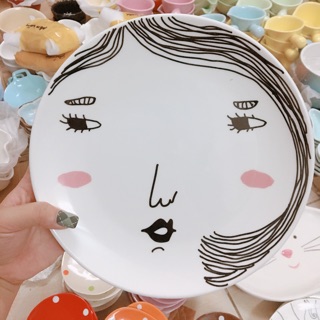 Đĩa sứ hình cô gái