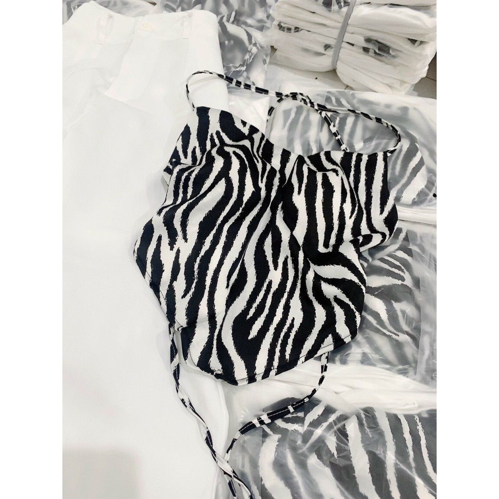 Set áo yếm ngựa vằn buộc cổ kèm culottes nữ