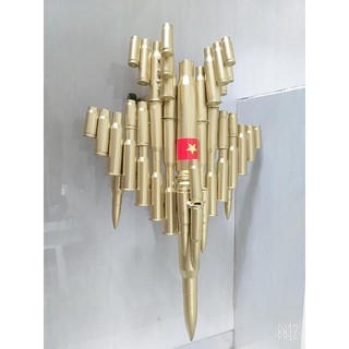 Máy bay mô hình bằng vỏ đạn