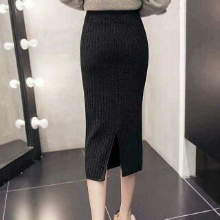 Chân váy len dáng dài