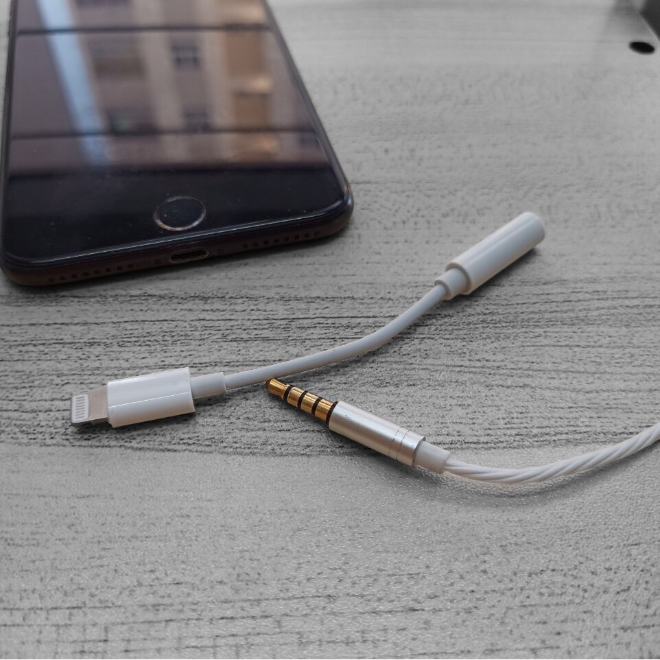 Jack chuyển đổi chân sạc IPsang chân Tai Nghe 3.5mm Cho IPCó Mic đàm thoại FULL BOX