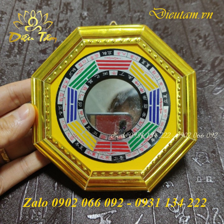 Gương bát quái phẳng phân tán năng lượng xấu đồng thời là tích tụ được năng lượng tốt.