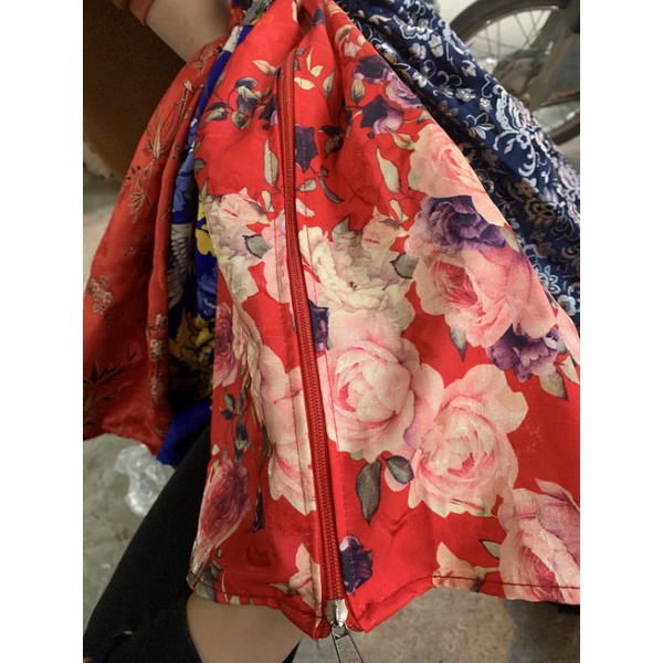 áo lồng gấm cho khuyên