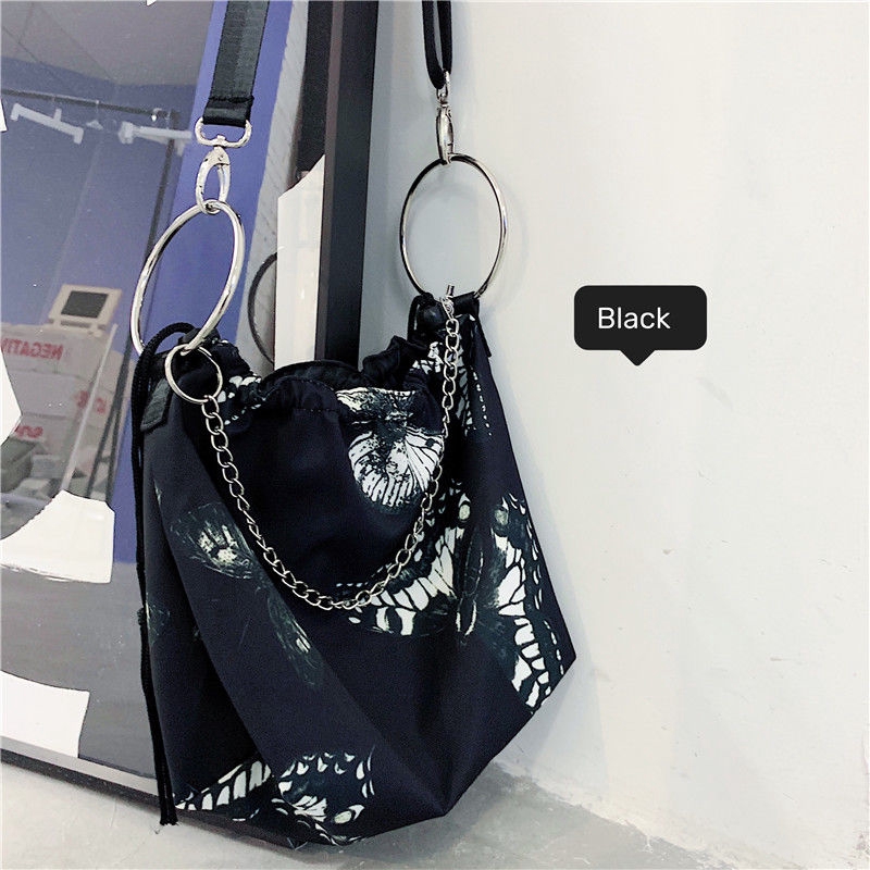 Túi đeo chéo thiết kế trẻ trung hợp thời trang 222321 Túi đeo hông phối dây xích họa tiết bướm cá tính cho nam nữ | BigBuy360 - bigbuy360.vn