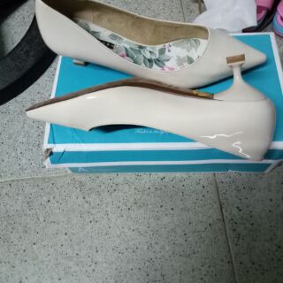 Thanh lý giày còn mới 100%