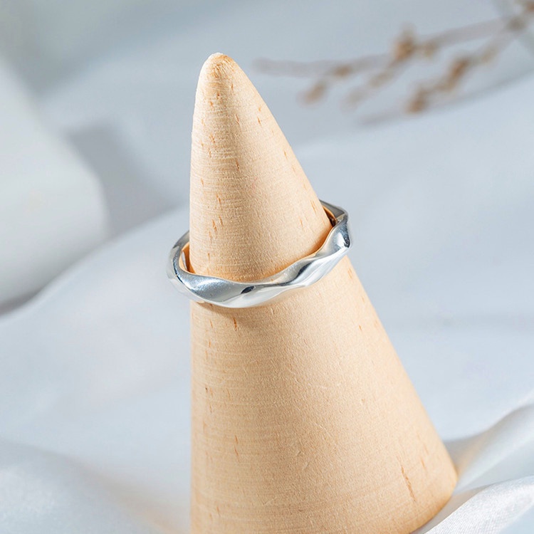 Nhẫn Xoắn Sáng Bóng Thiết Kế Xoắn Thời Trang Cá Tính