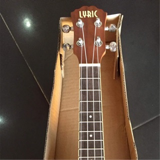 Đàn UKULELE GỖ LYRIC sale