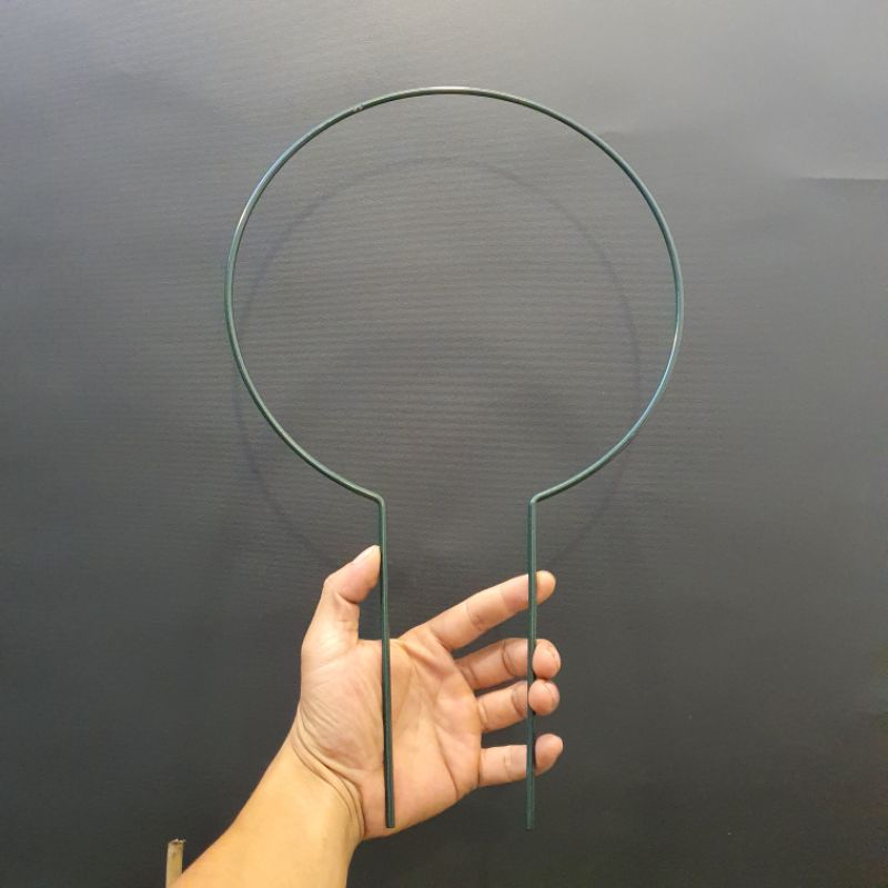Khung kim loại dành cho cây leo