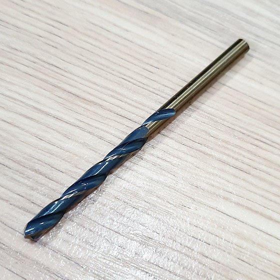 Set Gồm 2 Mũi Khoan 5,0mm Màu Vàng Đồng Đường Xoắn Màu Đen Chất Liệu Thép