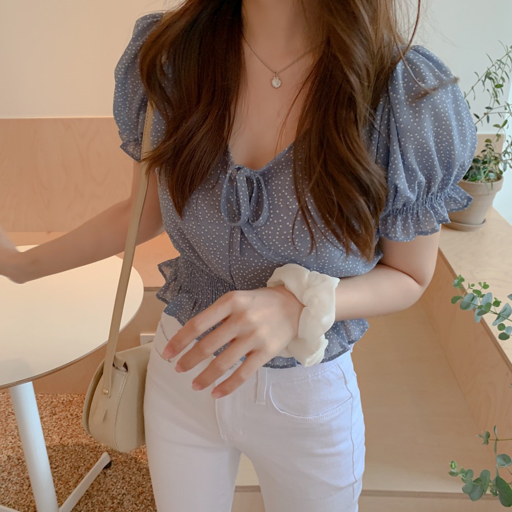 Áo nữ tay ngắn kiểu dáng dễ thương | BigBuy360 - bigbuy360.vn