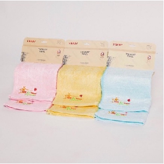 Khăn mặt sợi tre TAKABABY mềm mại,mát mẻ dễ chịu.