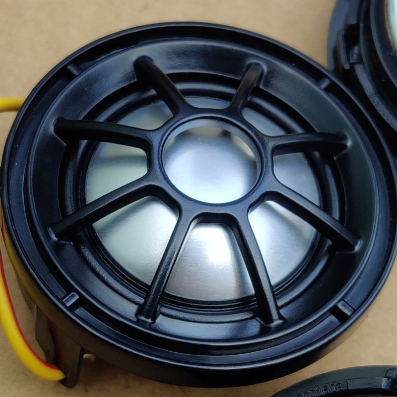 1 cặp= 2 cái loa siêuTREBL rời HERMAN KARDON tháo xe BMW_CHÍNH_HÃNG.loa có tụ treble. công suất 20w-40w.trebl trong sáng