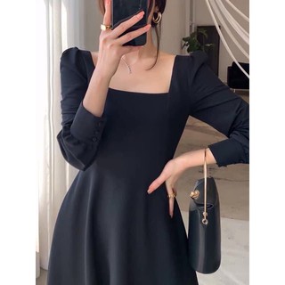 Đầm cổ vuông dài tay dáng xoè