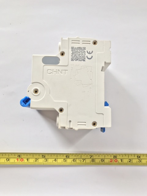 Aptomat 3 pha 10A CHINT