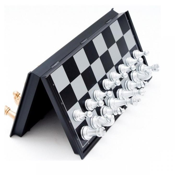BỘ CỜ VUA TRÒ CHƠI NAM CHÂM CAO CẤP 28 x 28 CM-Bộ cờ vua trò chơi đế hít nam châm tiện dụng