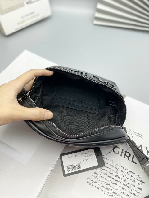 Túi Bao tử Guess hàng dư xịn authentic | BigBuy360 - bigbuy360.vn