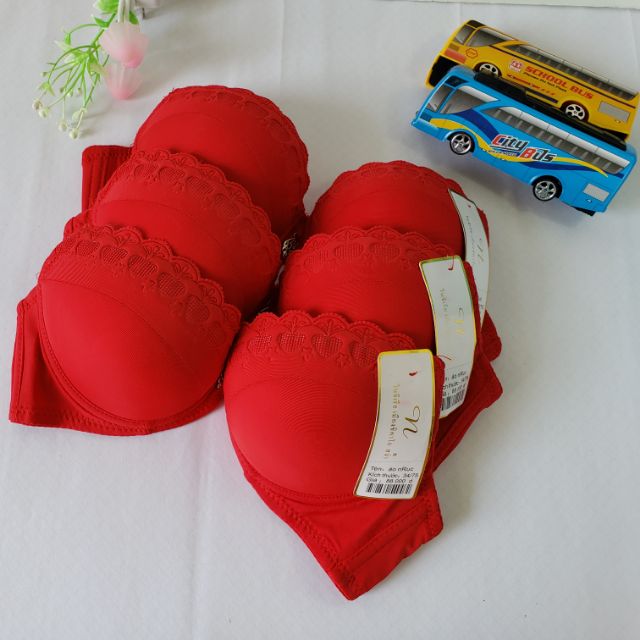 Áo nâng ngực, họa tiết trái dâu