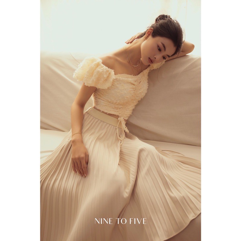 NineToFive - Áo Iris