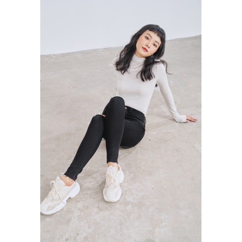 quần skinny jeans LEN clothing đen rách gối 7963 | BigBuy360 - bigbuy360.vn