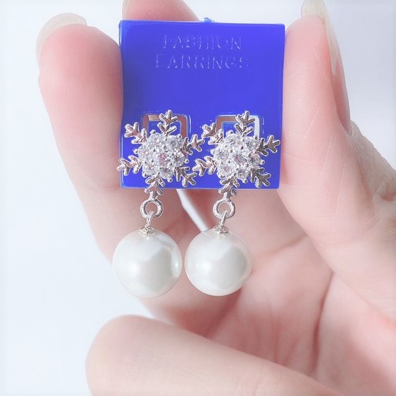 Bông tai hoa tuyết đính hạt trai, Khuyên tai chất liệu bạc ta sang trọng - Trang sức bạc Evasilver